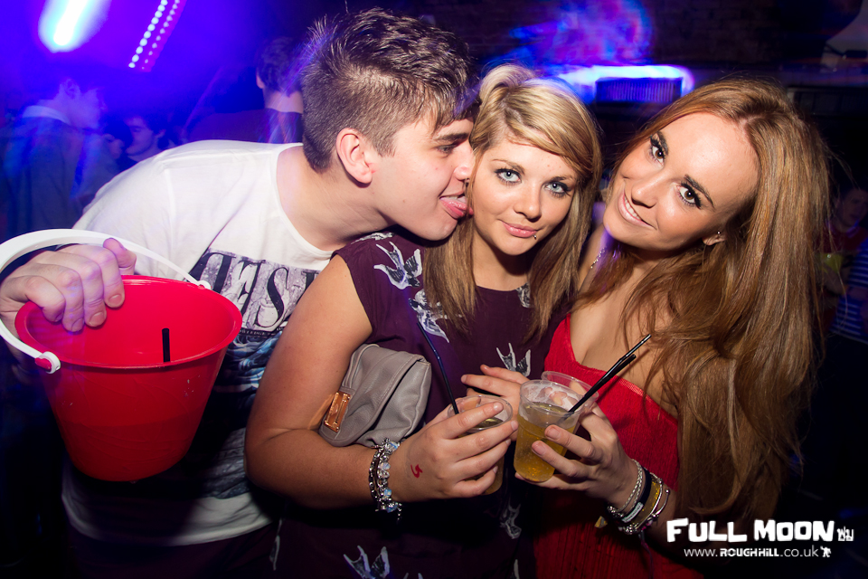 IMAGE: http://payload26.cargocollective.com/1/3/110609/2827258/16-02-2012-7_o.jpg