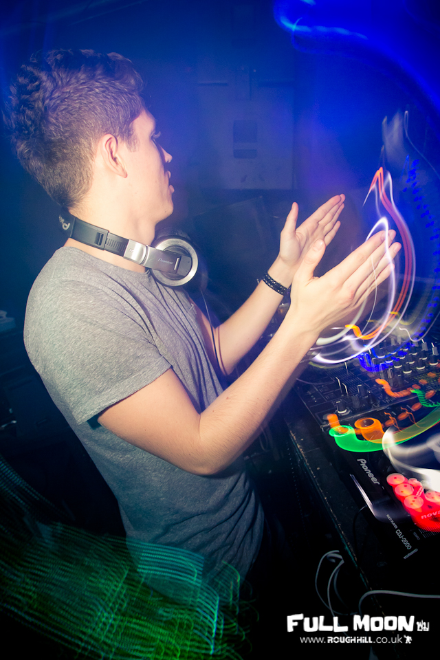 IMAGE: http://payload26.cargocollective.com/1/3/110609/2827258/16-02-2012-9_o.jpg