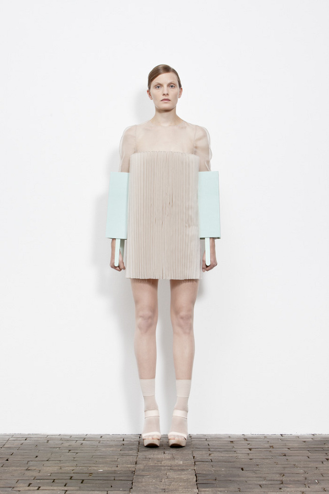 Bachelor Collection 2011 by Maxime Rappaz on thisispaper.com 3 MaximeRappaz Credit BaptisteCoulon Bachelor Collection 2011 by Maxime Rappaz on thisispaper.com